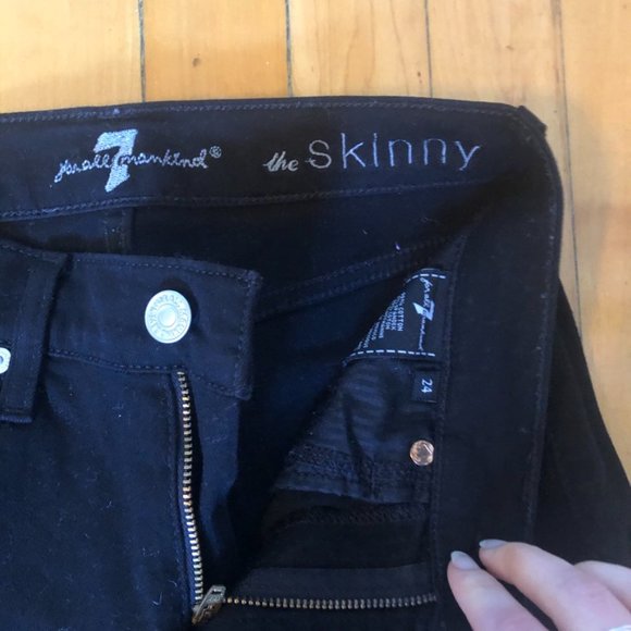 Like New! 7FAM "The Skinny" Black Jean - Size 24 - Picture 4 of 7
